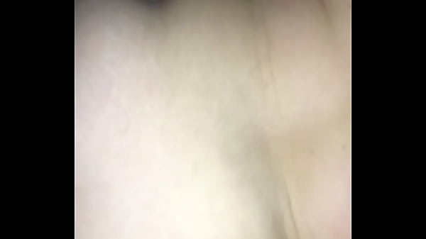 Jeune fran&ccedil_aise au gros cul