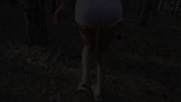 Nonton Незнакомец жестко трахнул милую девушку в лесу thumbnail