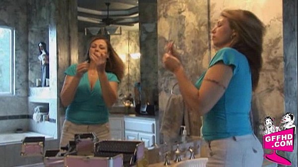 Girls having fun 0484