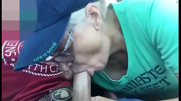 Mature giving head compilation