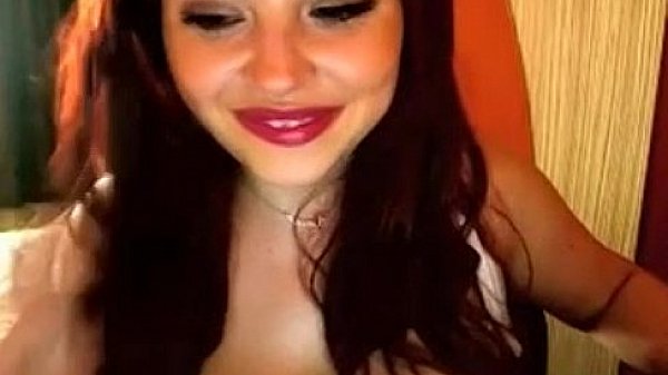 Nonton Thick Euro Smiling Chick Gives Cam Show thumbnail