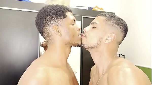 NEG&Atilde;O PAUZUDO FUDEU GOSTOSO O CUZINHO DA PUTA 