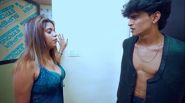 Play MP4 - Super sexy hot Bhabhi caught her devar alone in the room