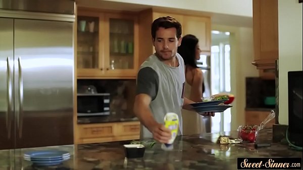 Play MP4 - Amazing milf pounded by her horny stepson