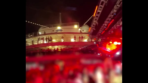 Soltinha na baladinha ser&aacute; que meti mais um chifre no corno nesse dia 