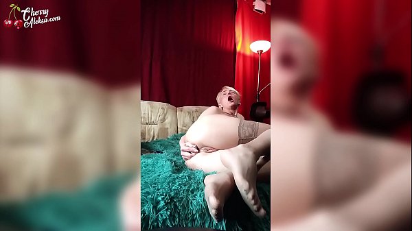 MILF with Butt Plug Masturbate Anal_Dildo and Fingering Pussyto Squirt