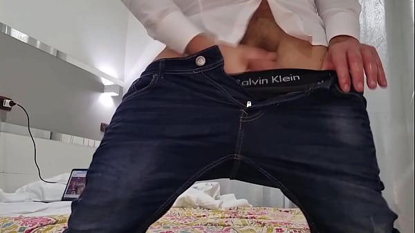 ARRIVA IL_FIGLIASTRO ITALIANO COL_CAZZO GROSSO MOSTRA LA SUA SEGA_INFINITAE SBORRA PER TERRA TANTO