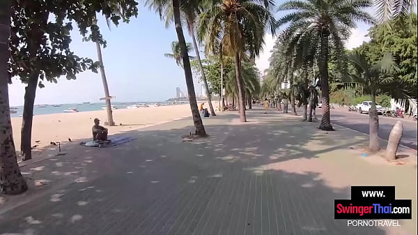 SwingerThai.com - Thai teen bubble butt girlfriend fucked on a balcony by boyfriends_big cock