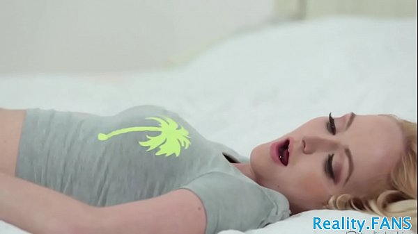 Nonton Amateur Teen Sprayed With Cum By Her Stepdad thumbnail