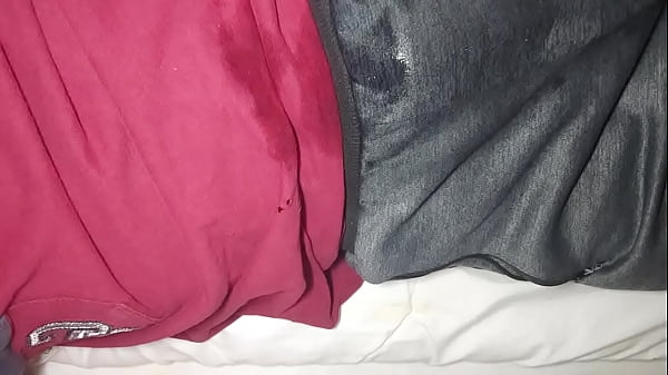 Gaste85 peeing in my bed