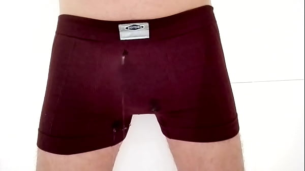 Play MP4 - Auto pissing pompea bordeaux