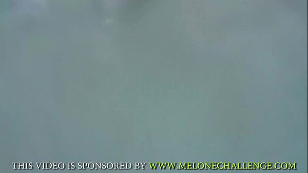 Play MP4 - Mea Melone & Wendy Moon having fun in pool