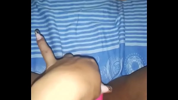 Play MP4 - Una amiguita divina de Guayana masturb&aacute;ndose en mi nombre&period;&period;&period;