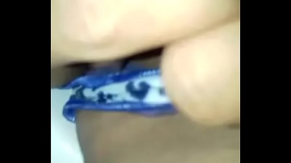 Nonton Le Gusta Meterse Los Dedos Y Me Env&iacute;a El V&iacute;deo thumbnail