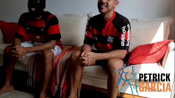 Sexo Entre Amigos Ap&oacute;s O Jogo Do Flamengo. thumbnail
