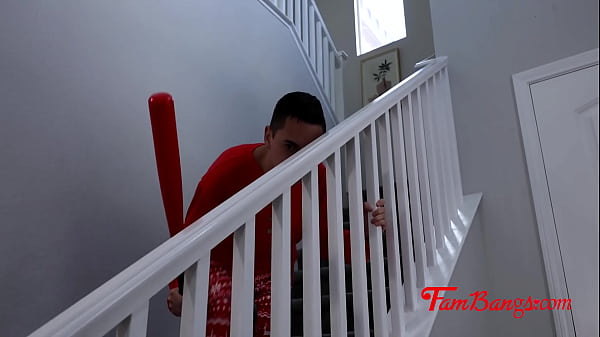 White And Creamy Christmas_With Family Elizabeth Skylar SkyWonderland JuanLoco