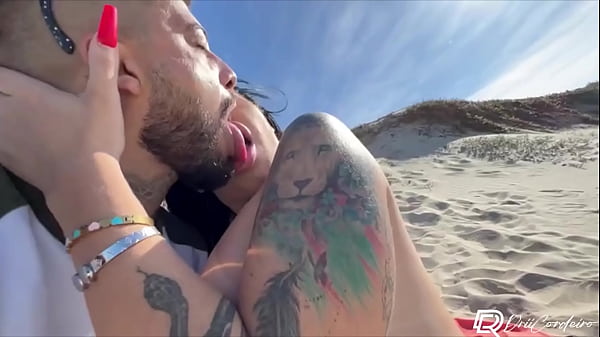 Play MP4 - Transei com a morena gostosa Drii Cordeiro na praia&comma; essa safada fode muito gostoso veja completo&excl;