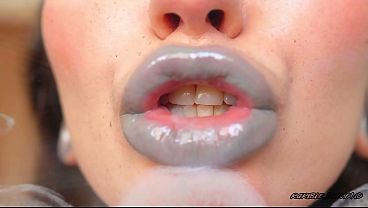Nonton Creamy Silver Melting Kiss Close Up thumbnail
