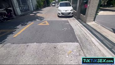 Nonton Cute Thai Teen Needs Helps From A Foreigner Who Fucked Her thumbnail