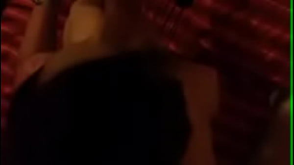 Como lo chupa esta perrita 