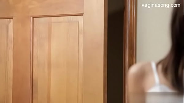 Play MP4 - Bigboobs handjob