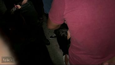 Transando Estranhos No Estacionamento thumbnail