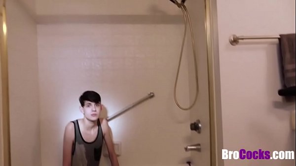 Play MP4 - my lil Stepbro & his fears in the shower