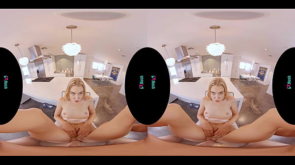 VRHUSH Your stepsister_Chloe Cherry wants a_creampie