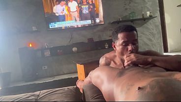 Meu Marido Me Mamou Gostoso Enquanto Via Jornal Da Tarde / He Sucked Me Hot While Watching The Afternoon News thumbnail