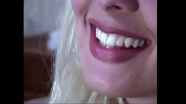 Play MP4 - Horny pilot of the chocolate runway Dick Nasty invites British amateur blonde beauty Laura Singer to take part in her first backdoor casting