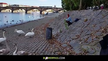 Nonton Charlie Dean And His Clever Friend Matt Bird Go To The Vlatva River In Pragu thumbnail