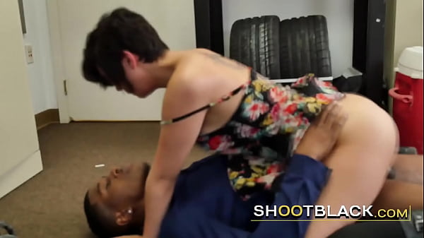 Porn casting gets_too hot_for a big fuck