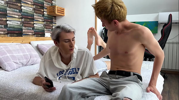 Play MP4 - I fuck the stepson of the owner of the house but daddy caught us part 1