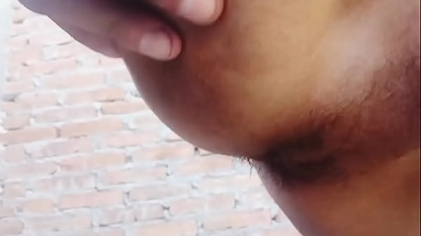 Una rica paja para pasar el rato en el patio 