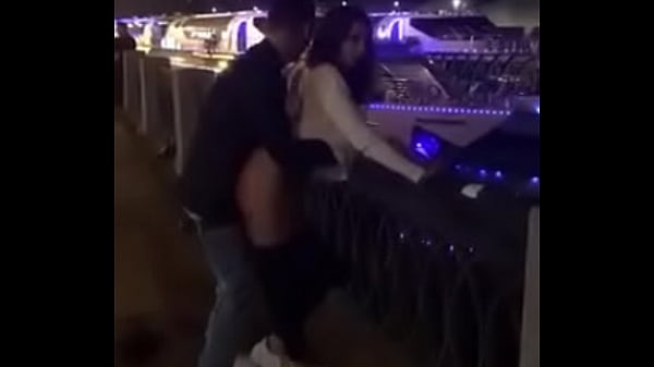 рыбка и травка на_набережной in_moskow