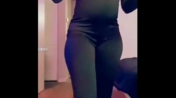 Nonton Coconut Ebony thumbnail