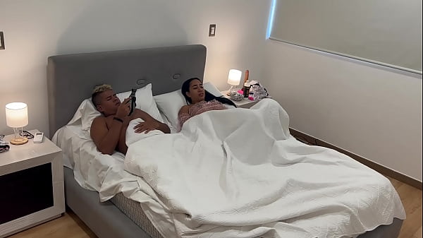 Play MP4 - Curvy latina stepsister creampied by her stepbro&period; Behind the scenes