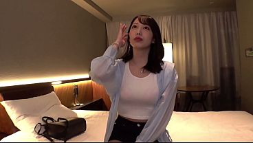 パート1 パイパン巨乳が勃起にメロメロ普段は女性向けエロレビュー動画を作っているmizukiちゃんに、欲望のままガチセックスをしてもらいましょう！魅惑のイケメンガン勃ちチ●コを前に「これに会いたかったんですぅ」 ヨダレも愛液も止まらないウェルカムマ●コを突いて突いて突きまくるッ！！吹き出す潮で床がべしょべしょ！ナマハメ中出しの連続で腰ガックガク thumbnail