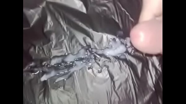 Play MP4 - cumshot on a garb&period;e b&period;