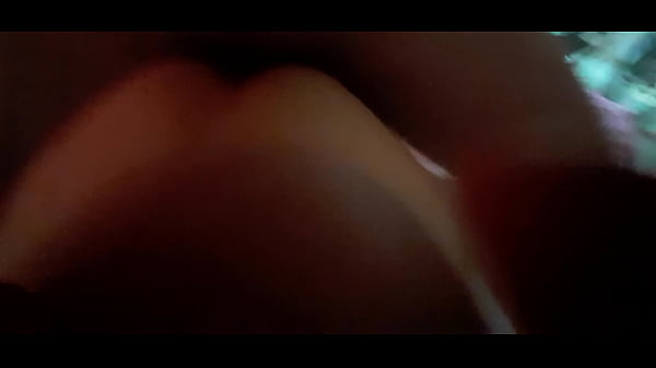 Me vengo en sus nalgas 