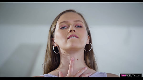 Filling This Luscious Babe With Cum In The Kitchen thumbnail