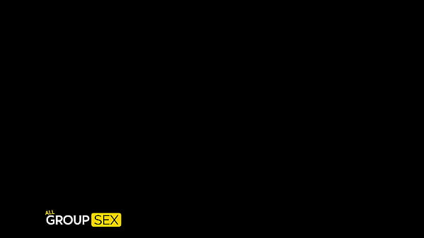 Nonton Birthday Threeway For Cock-hungry Alexis Monroe Featuring Ava Devine! thumbnail