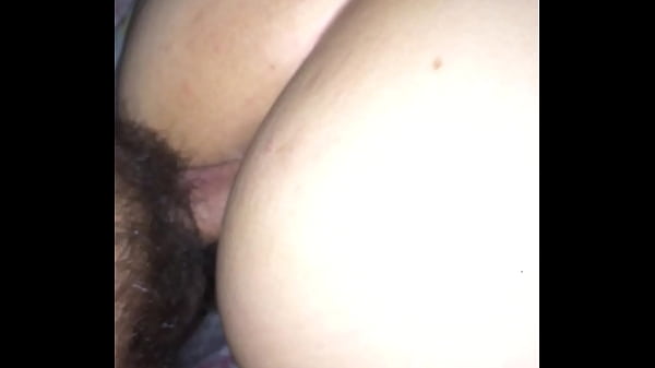 Esposa gostosa dando_o cuzinho d COMENTEM PARA ELA