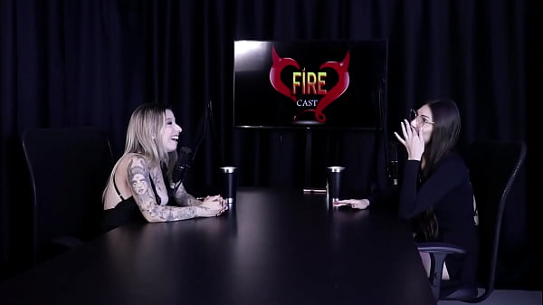 Play MP4 - Nunca deu liberdade para a fam&iacute;lia&comma; a m&atilde;e n&atilde;o gosta de sexo&comma; a diferen&ccedil;a do garganta profunda - Melina Khalifa &lpar;WATCH ON&colon; SHEER&sol;RED&rpar;