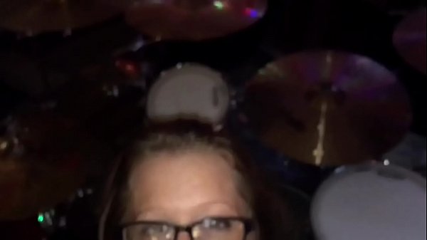 Play MP4 - Groupie blows drummer and makes him cum twice