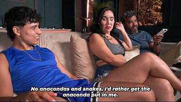 Nonton Muscular Stepson Silently Fucks His Stepmother While Her Husband Is Oblivious thumbnail