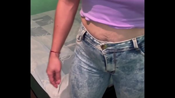 Nonton Folla A Su Rica Hermanastra Culona Con Los Jeans Puestos Hasta Que Deja Su Ano Abierto Y Lleno De Semen! thumbnail