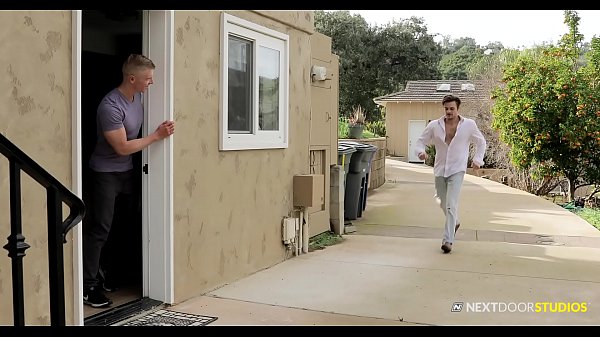 Play MP4 - Twink Sneaks His Boyfriend In The House To Get Plowed