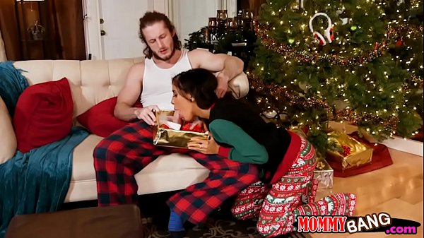 Naomi Woods and_Starri Knight shared BF