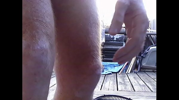 Play MP4 - Spraying myself with piss while jacking on my deck